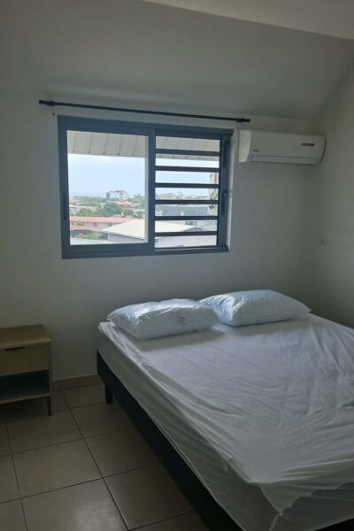 À LOUER – APPARTEMENT F2 RÉNOVÉ – IMMEUBLE TE HEI URA – PAPEETE